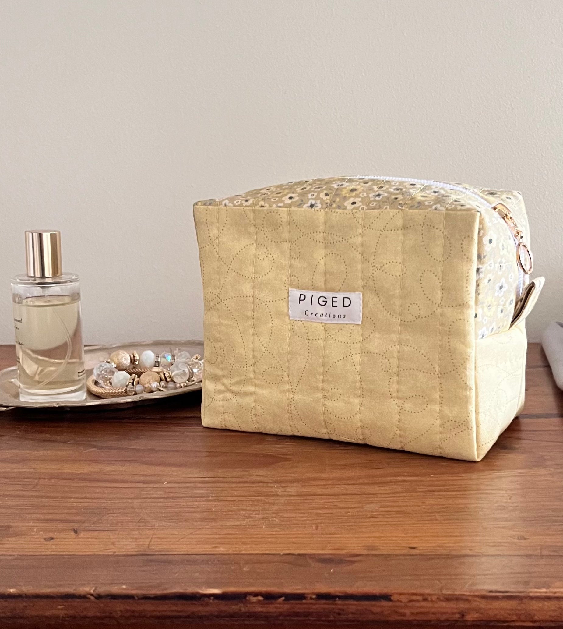 Box Punch Amarillo Flores