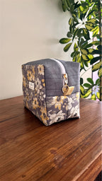 Box Pouch Gris Flores