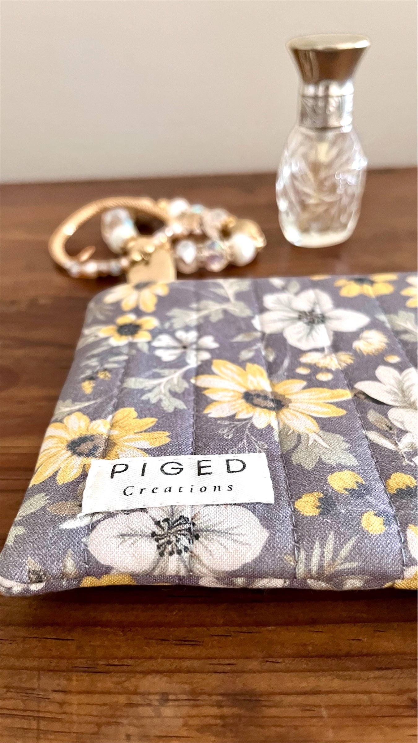 Zipper Pouch gris flores