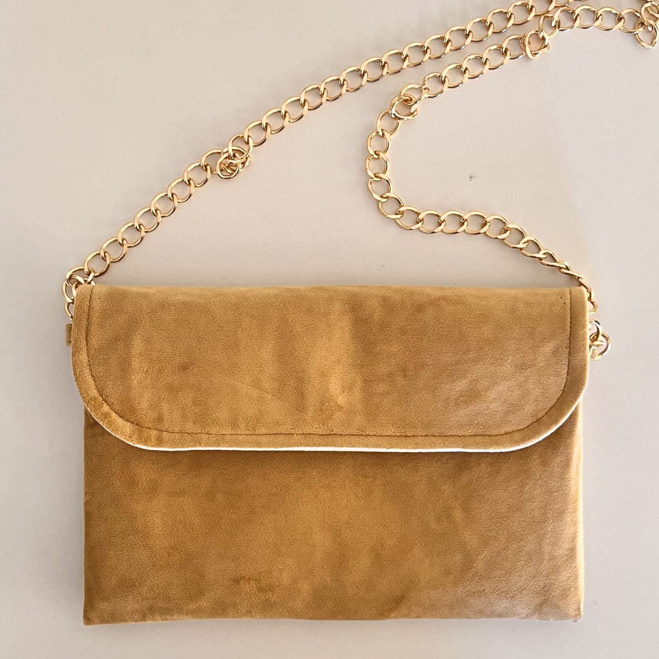 Cartera Pochette Dorada